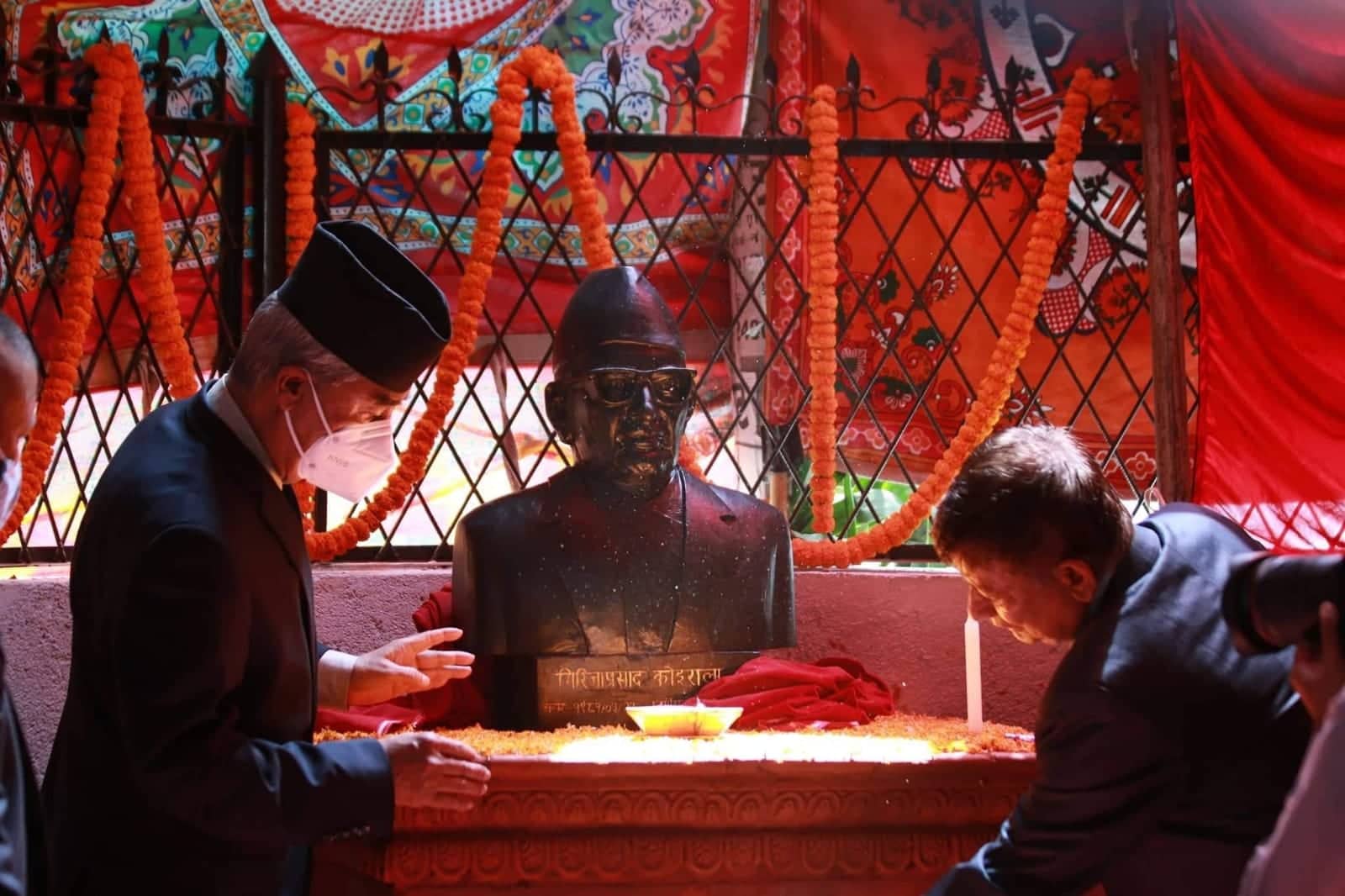 अनामनगरमा गिरिजाप्रसादको सालिक अनावरण